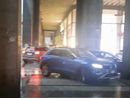 Pioggia, grandine, fulmini e tuoni. Il maltempo si riaffaccia sul Piemonte. Le auto cercano riparo sotto i portici [VIDEO]