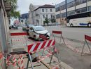 “Crolla” un vecchio marciapiede, pericolo in via Bologna