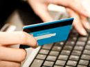 carta di credito e tastiera