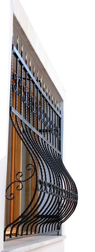 Case Intelligenti: L'Armonia tra Sicurezza e Automazione Domestica Case Intelligenti: L'Armonia tra Sicurezza e Automazione Domestica