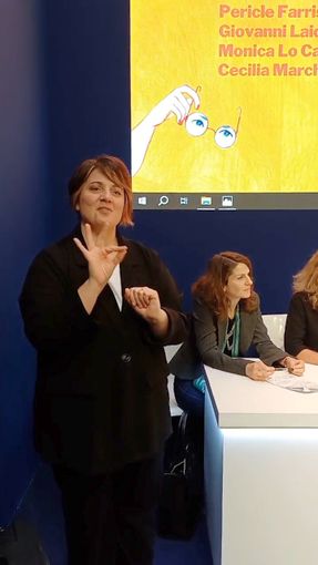Al Salone del Libro eventi e incontri con la traduzione nella lingua dei segni Al Salone del Libro eventi e incontri con la traduzione nella lingua dei segni
