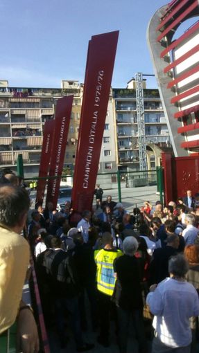 Giocatori di ieri e oggi per celebrare il nuovo Fila. Pupi e Belotti più applauditi (FOTO E VIDEO)