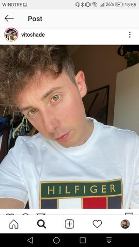 Il post dell'artista sul suo profilo Instagram