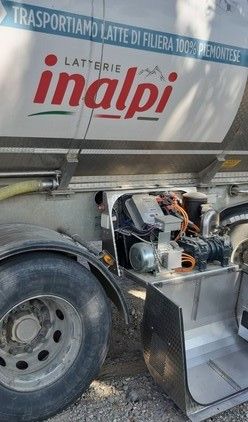 Inalpi alla due giorni del lattiero caseario di Staffarda Inalpi alla due giorni del lattiero caseario di Staffarda