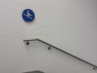 Cartelli e mancorrenti in Braille entro gennaio