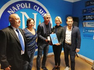 Il quadro donato dal Toro club Orgoglio granata Il quadro donato dal Toro club Orgoglio granata
