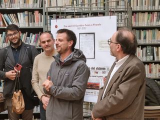 Il sindaco Salvai al centro