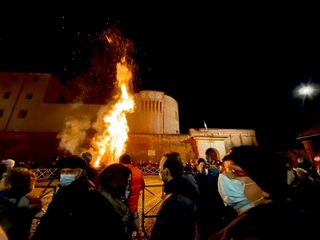 Il ‘falò della libertà’ a Saluzzo