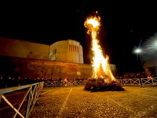 Il ‘falò della libertà’ a Saluzzo