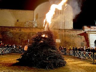 Il ‘falò della libertà’ a Saluzzo