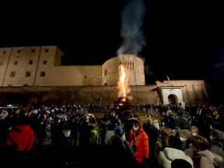 Il ‘falò della libertà’ a Saluzzo