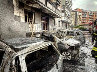 Rogo per alcune auto in via Sineo