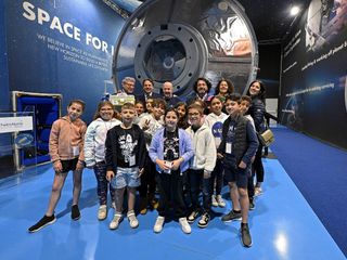 L'astronauta Luca Parmitano in visita a Thales Alenia Space
