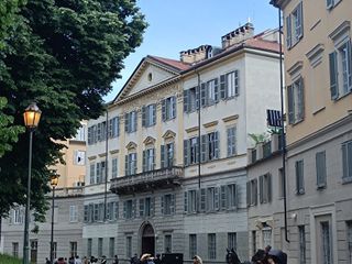 Il set della terza stagione di Lidia Poet in piazza Cavour