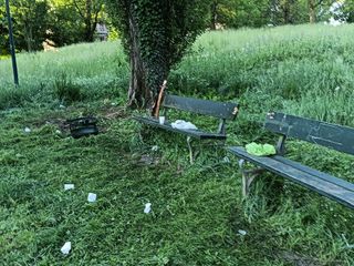 Immondizia e rimasugli nei parchi dopo il Primo Maggio