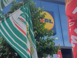 Sciopero dei lavoratori della Lidl a Torino Sciopero dei lavoratori della Lidl a Torino