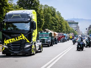 La sfilata dei mezzi Iveco nel centro di Torino per i 50 anni del Gruppo La sfilata dei mezzi Iveco nel centro di Torino per i 50 anni del Gruppo