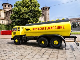 La sfilata dei mezzi Iveco nel centro di Torino per i 50 anni del Gruppo La sfilata dei mezzi Iveco nel centro di Torino per i 50 anni del Gruppo