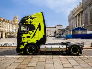 La sfilata dei mezzi Iveco nel centro di Torino per i 50 anni del Gruppo La sfilata dei mezzi Iveco nel centro di Torino per i 50 anni del Gruppo