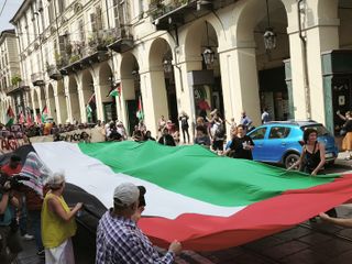 Manifestazione Pro Pal nel centro di Torino