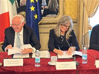 La firma del protocollo in Prefettura La firma del protocollo in Prefettura