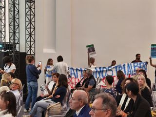 Alcuni momenti della protesta degli ambientalisti
