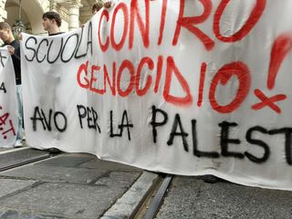 Corteo pro Palestina in partenza da piazza Palazzo di Città