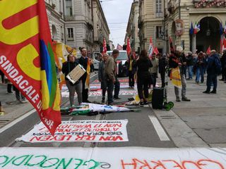 Corteo pro Palestina in partenza da piazza Palazzo di Città