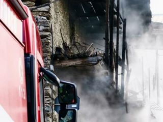 Novalesa, maxi intervento dei Vigili del Fuoco per l’incendio di un’abitazione