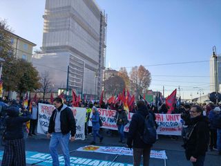 Corteo di protesta nelle strade di Torino