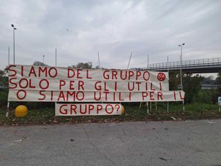 Protesta di fronte ai cancelli di Italdesign