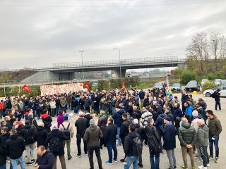 Protesta dei lavoratori Italdesign nel Torinese