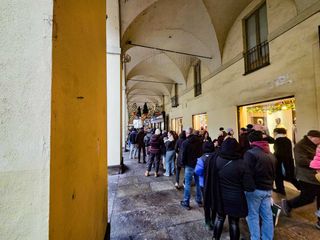 Grande coda per accalappiarsi la Nuvola di Ghigo