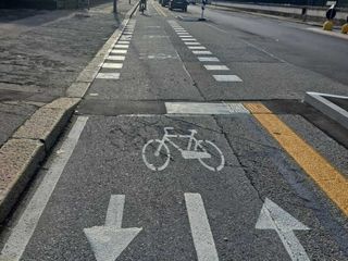 La pista ciclabile di via Giordano Bruno e via Bossoli La pista ciclabile di via Giordano Bruno e via Bossoli