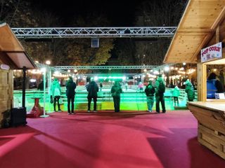 Inaugurata la pista di pattinaggio in piazza Solferino Inaugurata la pista di pattinaggio in piazza Solferino