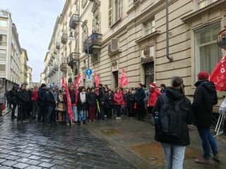 Protesta davanti a Palazzo Lascaris per il nuovo Piano socio sanitario
