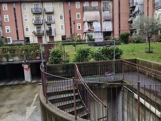 Chiusi i garage di via Como