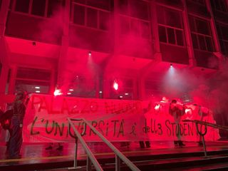 Gli studenti occupano Palazzo Nuovo