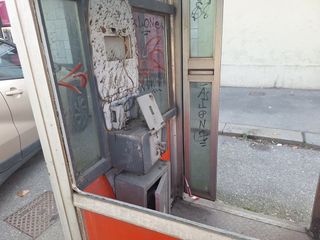 Si attendono novità per le vecchie cabine telefoniche