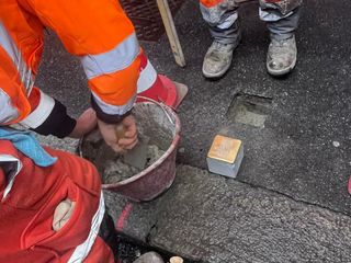 La posa delle pietre d'inciampo