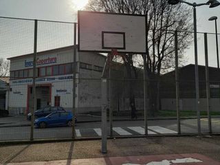 Le condizioni del campo da basket di corso Cincinnato Le condizioni del campo da basket di corso Cincinnato