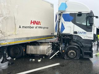 Incidente in tangenziale con un mezzo pesante coinvolto