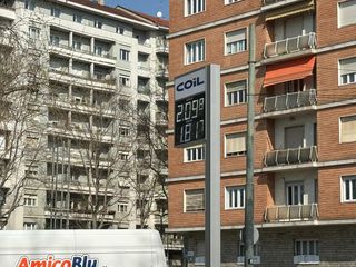 Benzina e diesel, a Torino prezzi alle stelle anche alle pompe bianche Benzina e diesel, a Torino prezzi alle stelle anche alle pompe bianche
