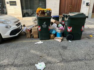 Emergenza rifiuti in zona Cenisia