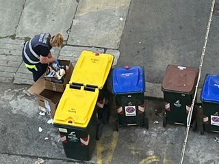 Emergenza rifiuti in zona Cenisia