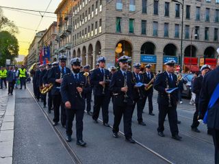 Fiaccolata del 25 aprile (con polemica) a Torino Fiaccolata del 25 aprile (con polemica) a Torino