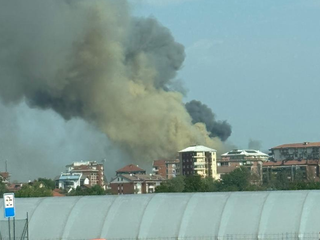 Incendio nella zona di Beinasco Incendio nella zona di Beinasco