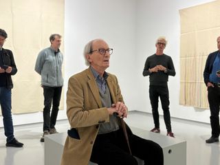 Giorgio Griffa alla sua mostra Giorgio Griffa alla sua mostra