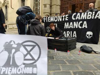 Protesta degli ambientalisti davanti a Palazzo Lascaris Protesta degli ambientalisti davanti a Palazzo Lascaris