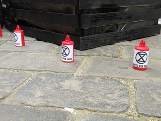 Protesta degli ambientalisti davanti a Palazzo Lascaris Protesta degli ambientalisti davanti a Palazzo Lascaris